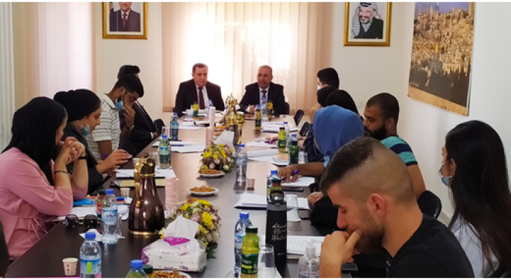 المركز الفلسطيني للبحوث والدراسات يعقد طاولة مستديرة برام الله