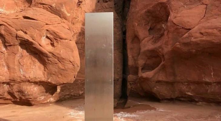 بالفيديو: اكتشاف هيكل معدني غامض في وسط صحراء يوتا يثير ضجة واسعة على الإنترنت