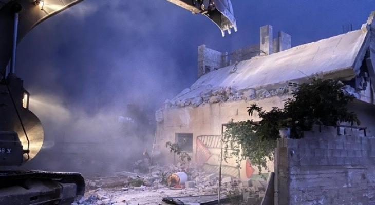 الاحتلال يهدم منزل الأسير خليل دويكات في نابلس