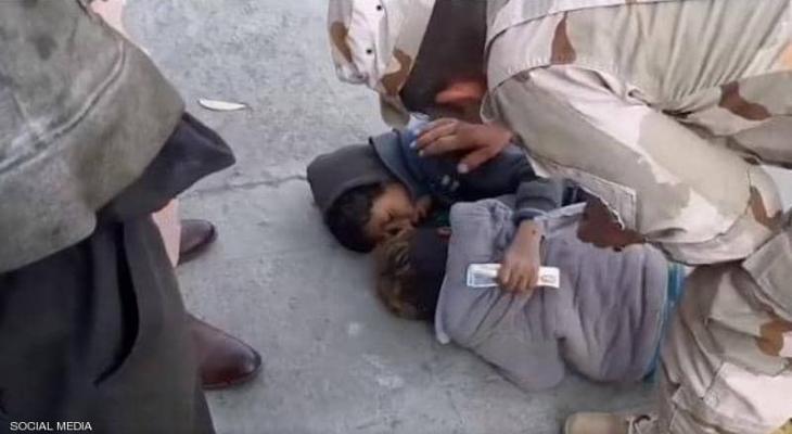 بالفيديو: الطفل العراقي لم يمت من البرد"وسائل التواصل" تقع في الفخ