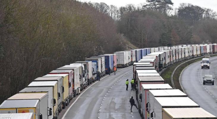 شاهدوا: 4500 شاحنة مشهد استثنائي على الحدود الفرنسية