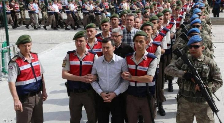 تركيا تشن حملة اعتقالات في صفوف العسكريين