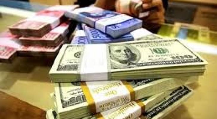 العراق يرفع سعر الدولار