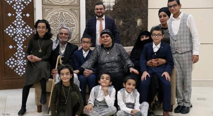 بالفيديو والصور | الإمارات تلم شمل عائلتين "يمنيتين يهوديتين" بعد فراق 21 عاما