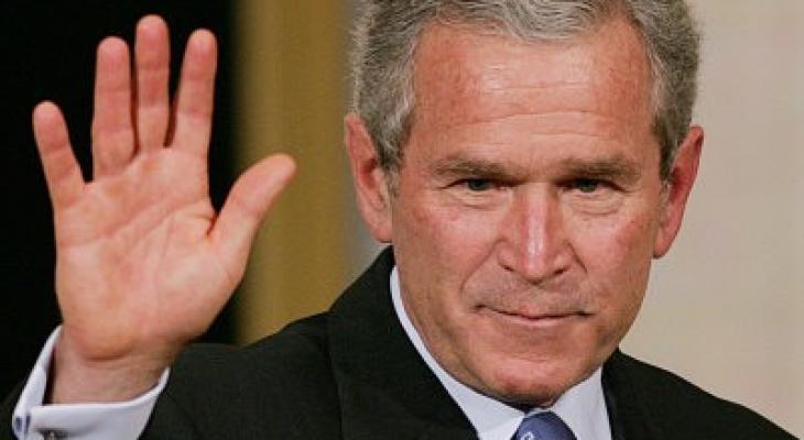جورج بوش يُوصف أنصار ترامب بـ "القوات المعادية"