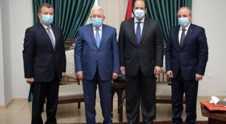 لقاء الرئيس عباس برئيسي جهازي المخابرات العامة المصرية والأردنية.jpg