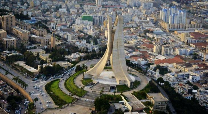 الجزائر  | ترحب بـ"رمضان" مبكرا موسم تخفيضات "في غير أوانه"