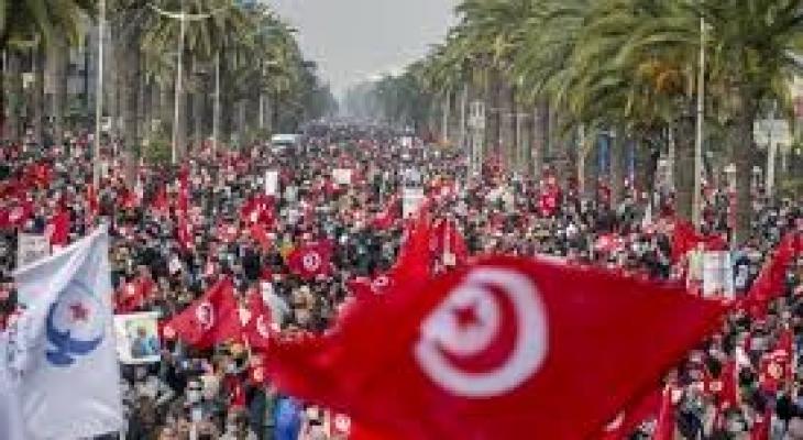 صندوق "النقد" الدولي يحث "تونس" على خفض فاتورة الأجور وتقليص الدعم