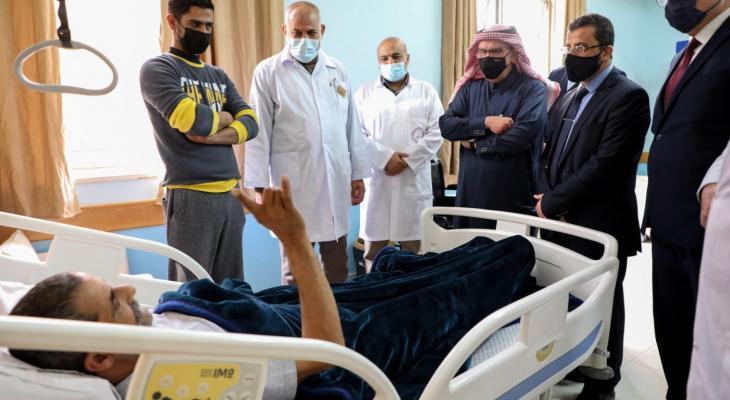 العمادي في مشفى الشيخ حمد 1.jpg