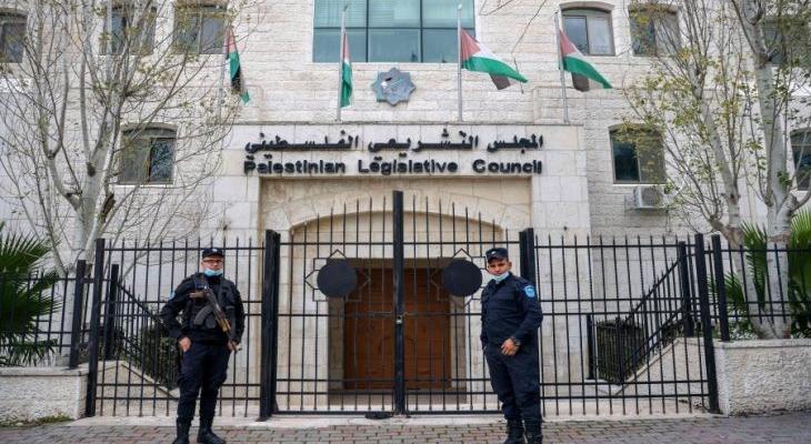 المجلس التشريعي بغزّة يُدين اعتداء الاحتلال على المسيحيين بالقدس