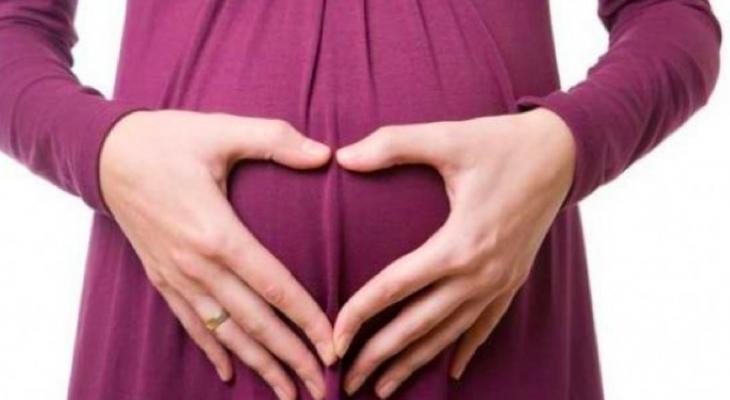 هل الصيام يؤثر على الحامل في الشهر الثالث؟