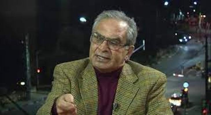 مستشار عرفات يُعلق على قرار تأجيل الانتخابات العامة