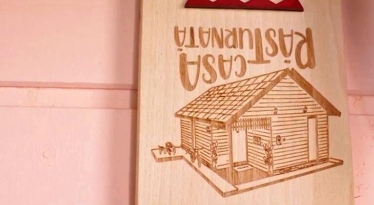 بالفيديو |  تصميم غريب لـ"منزل" مقلوب في رومانيا