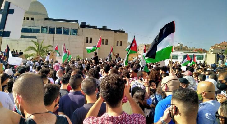 اعتصام حاشد قرب السفارة الإسرائيلية في عمان