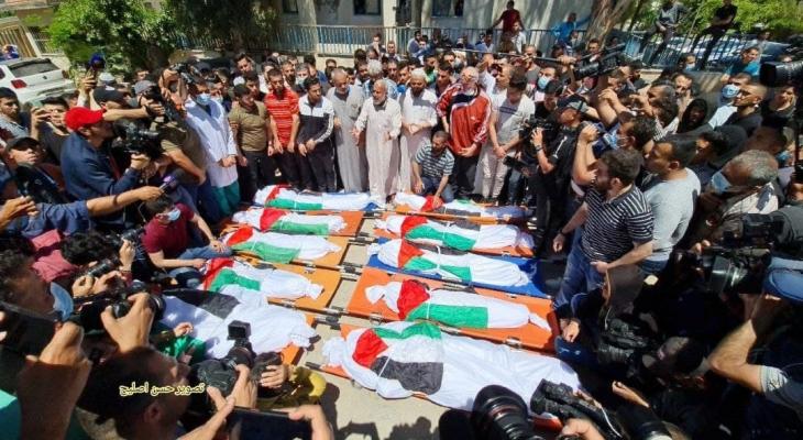 تشييع جثمان 10 شهداء من عائلة أبو حطب في مدينة غزة