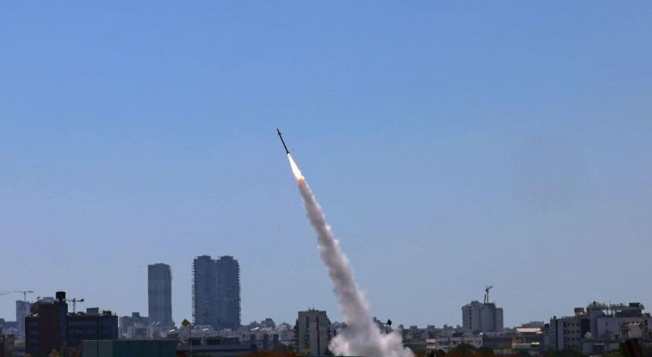 صحيفة عبرية تصف سقوط صاروخ بأم الرشاش بالحدث الخطير!