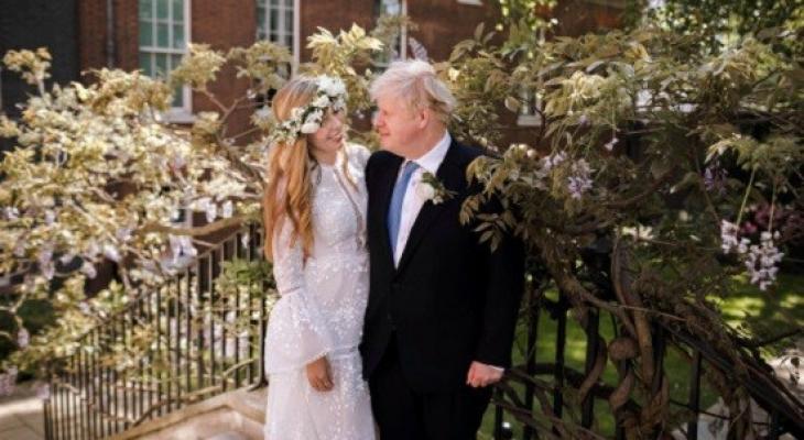 تفاصيل سعر فستان زفاف العروس الثالثة لرئيس وزراء بريطانيا