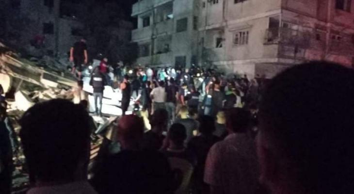 4 شهداء وعدد من الإصابات بقصفٍ لمنزل بمخيم الشاطئ دون تحذير
