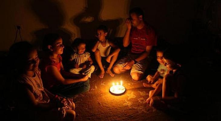 غزة: إصلاح خط كهرباء تعطل نتيجة القصف الإسرائيلي المتواصل