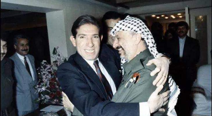 صورة جمعت الزعيم الفلسطيني ياسر عرفات بالراحل محمد عوض فى ذكرى ميلاده