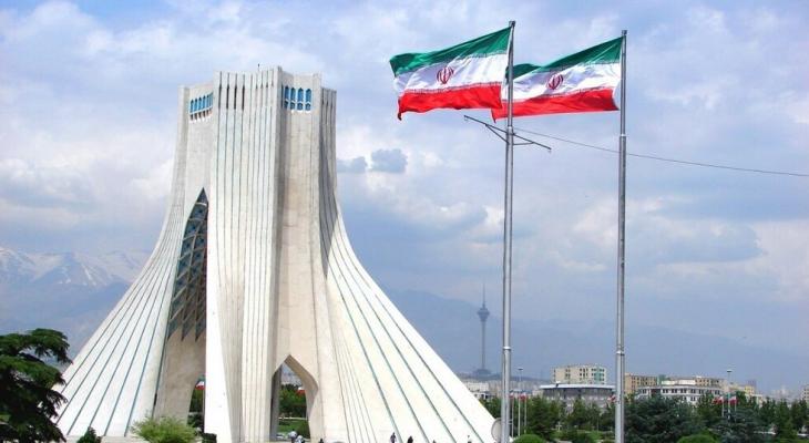 إيران.