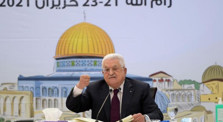 الرئيس عباس يعزي نظيره الجزائري بوفاة الرئيس السابق عبد القادر بن صالح