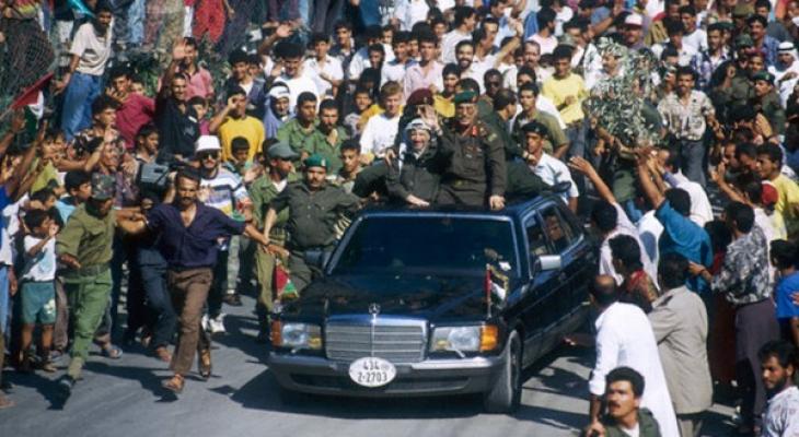 الأول من تموز 1994.. يوم عاد فيه ياسر عرفات إلى أرض الوطن أمام عيون الملايين