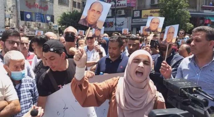 رام الله: عائلة بنات تتهم المباحث باعتقال ابن عم نزار