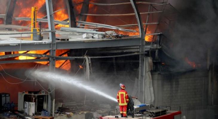شاهد: اندلاع حريق كبير في مصنع لـ"التوابل" شمال النقب