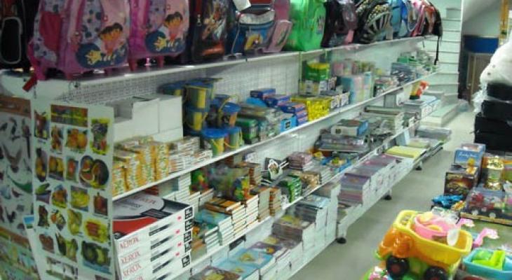 البكري يقرر منع إقامة معارض القرطاسية في الخليل