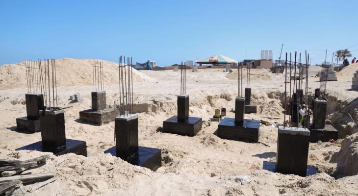 بلدية خانيونس تُعلن البدء بتنفيذ مشروع منتزه "العائلة" على شاطئ البحر
