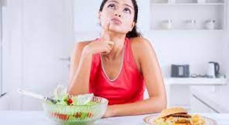 بالفيديو | اليكِ "سيدتي" عناصر غذائية تمنحك التحكم في الرغبة الشديدة بتناول الطعام