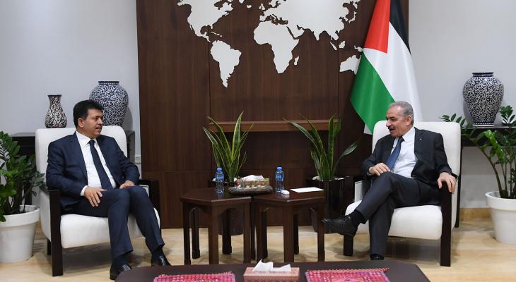 اشتية يؤكد دعم القيادة الفلسطينية لتونس