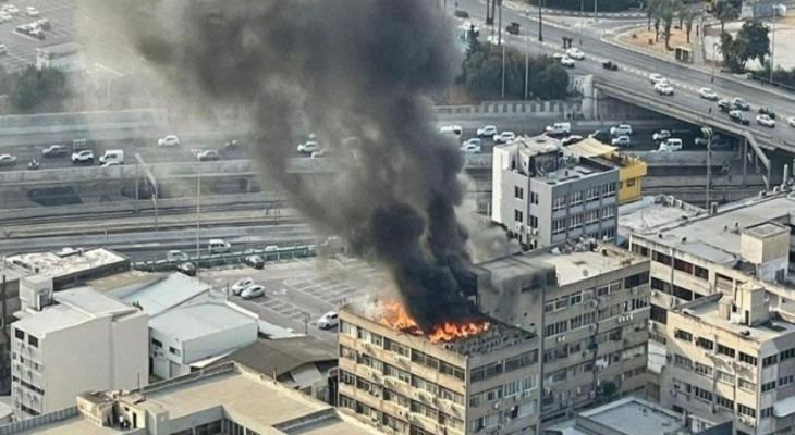 اندلاع حريق في مبنى جنوب تل أبيب