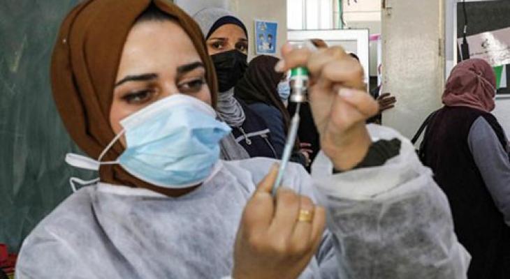 وكالة الغوث تنشر إعلانًا مهمًا بشأن لقاحات كورونا المتوفرة في مراكزها الصحية بغزة