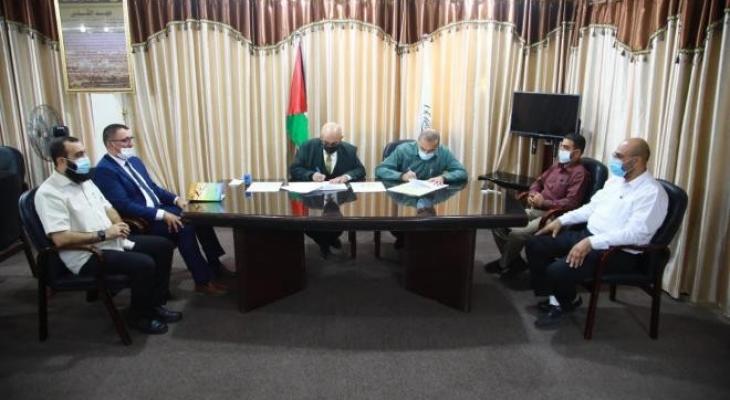 أوقاف غزّة تُوقع اتفاقية مع "سهام الخير" من أجل تطوير مقابر القطاع