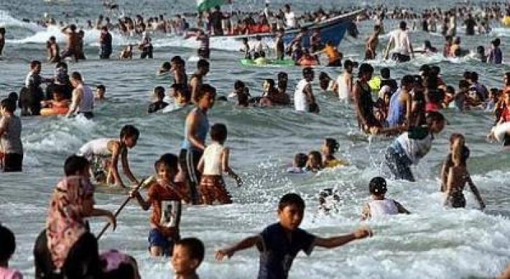 بلدية غزّة تُعلن عن انتهاء موسم السباحة على شاطئ البحر