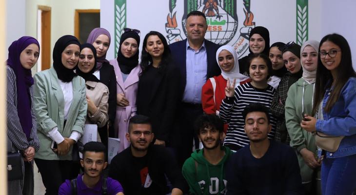 طلبة الإعلام في العربية الأمريكية يزورون عدداً من المؤسسات في رام الله