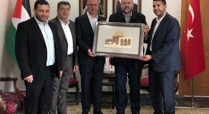 وفد من حماس يلتقي السفير الفلسطيني في تركيا