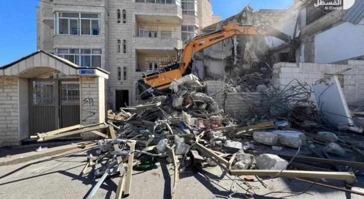 بيت لحم: قوات الاحتلال تهدم مطعمًا في قرية الولجة