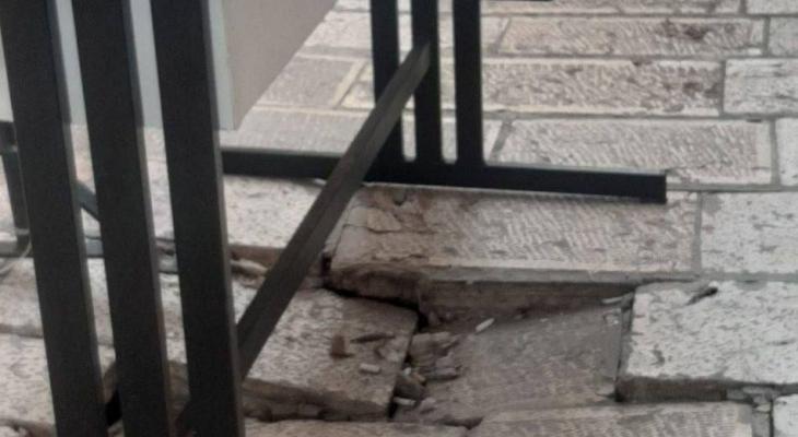 انهيار جزئي بسبب حفريات الاحتلال