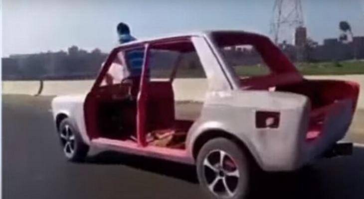 بالفيديو: مصر.. تامر أمين يعرض فيديو لسيارة تسير "بالهواء" على الطريق الدائري