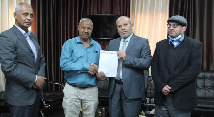 غزة: سُلطة الأراضي تُصدر أول شهادة لتسجيل أراضي بلدة المصدر