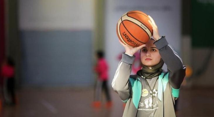 لاعبة من غزة تنضم لنادٍ سعودي لكرة السلة.jpg