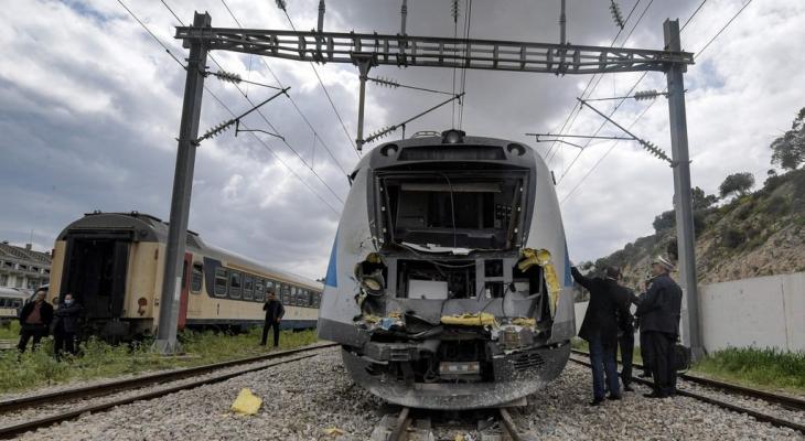 إصابة 95 شخصًا على الأقل في حادث تصادم قطارين بالعاصمة التونسية.jpg