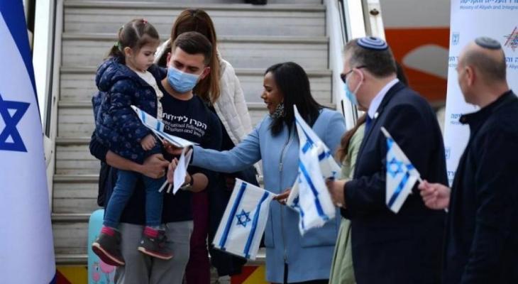 إسرائيل ترحب بيهود أوكرانيين وصلوا إلى مطار بن جوريون