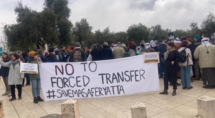 مظاهرات "إسرائيلية" أمام المحكمة العليا تنديدًا بتهجير 8 قرى في مسافر يطا 