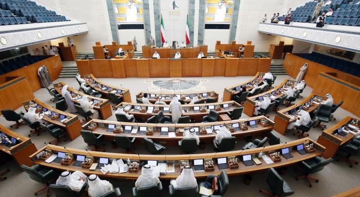 أمير الكويت يُعلن حل مجلس الأمة 