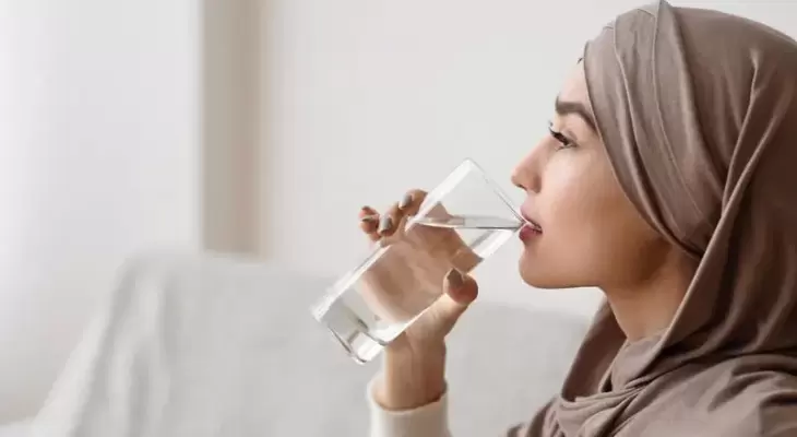 6 قواعد عند شرب الماء في رمضان