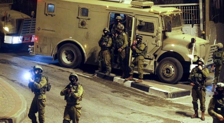 قوات الاحتلال تعتدي على شاب وتعتقله جنوب شرق القدس